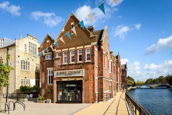 Albero Lounge Bedford