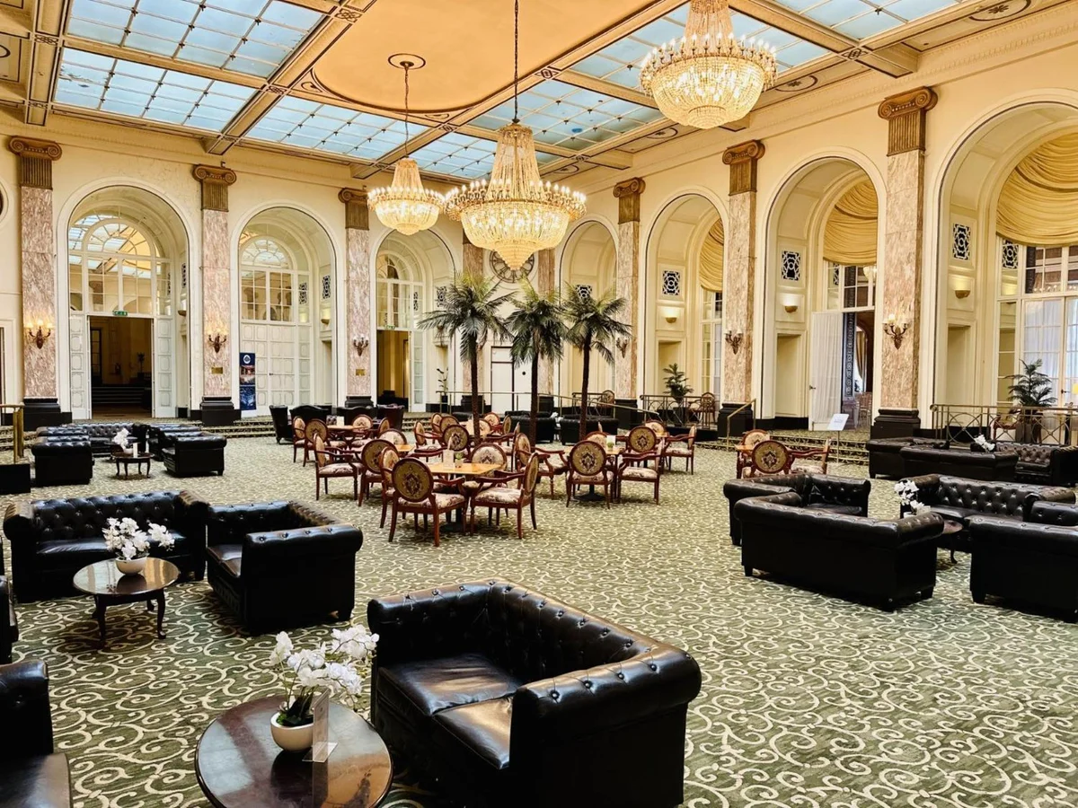 Adelphi Hotel