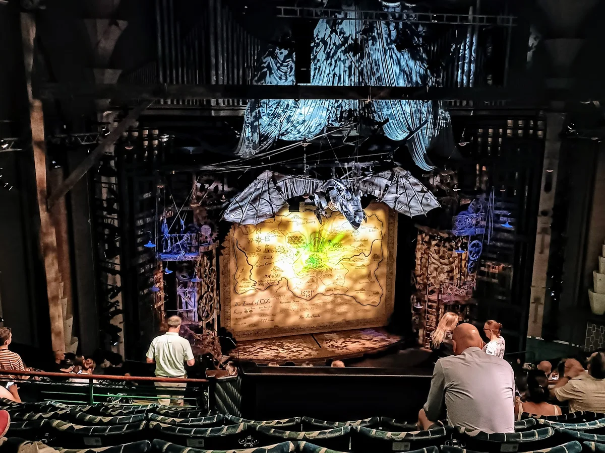 Apollo Victoria Theatre