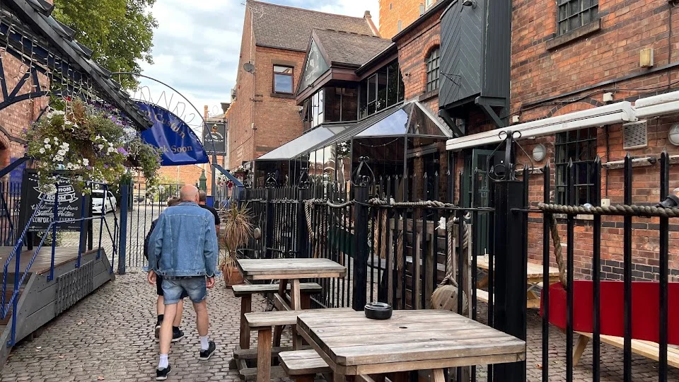 Canalhouse