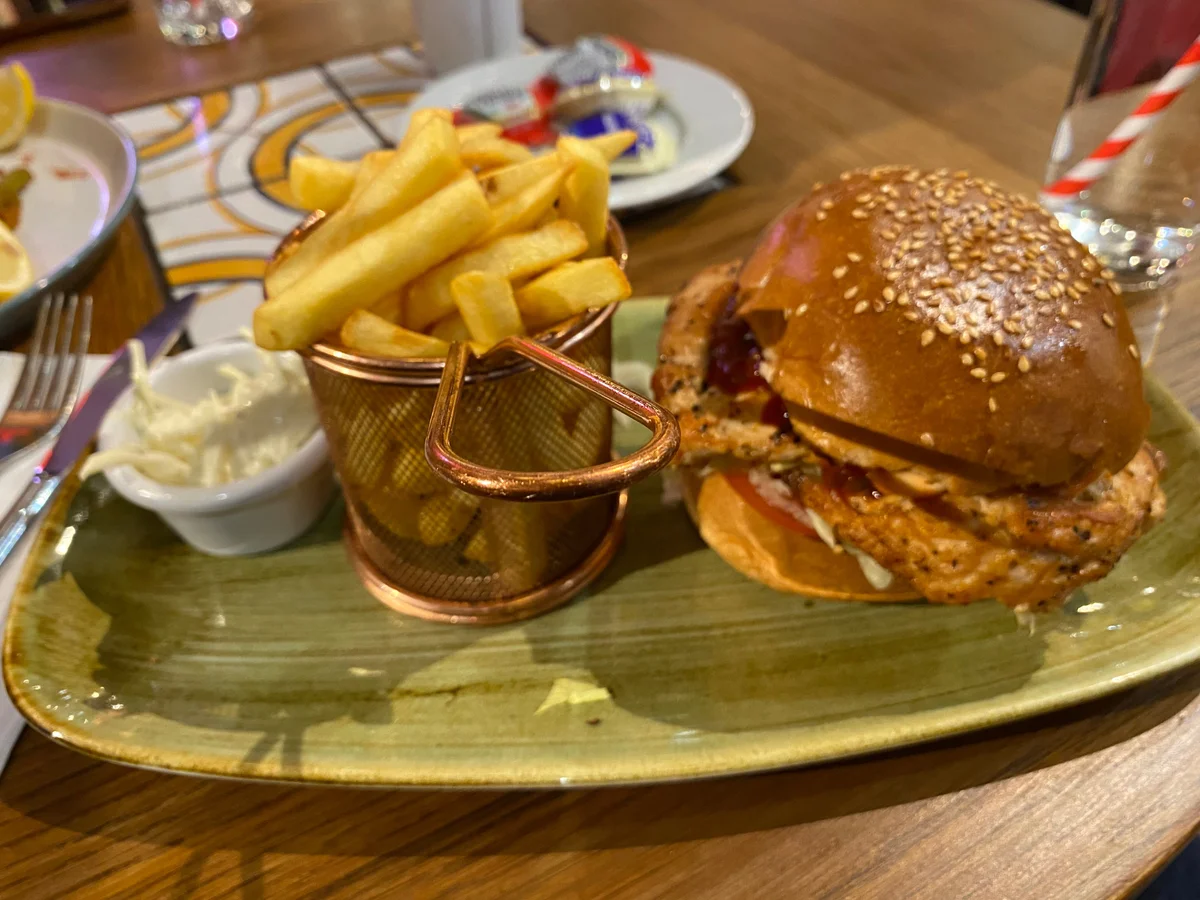 Cartoos Grill House & Desserts