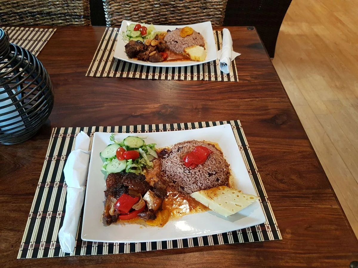 Comie's Caribbean Grill