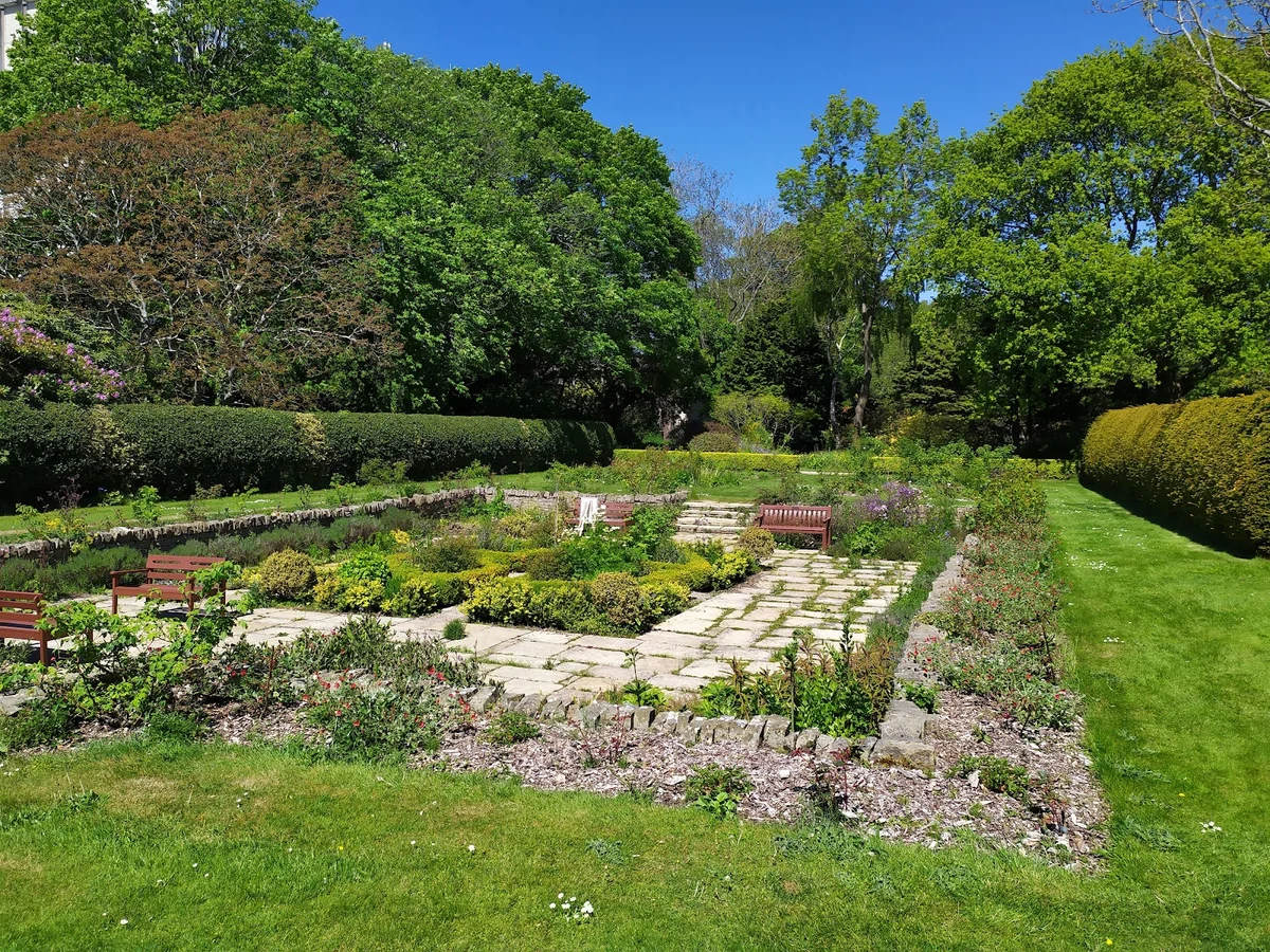 Cruickshank Botanic Garden