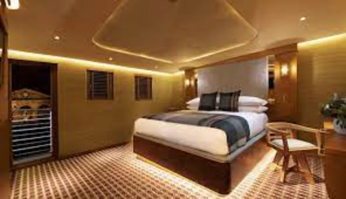 Fingal - A Luxury Floating Hotel