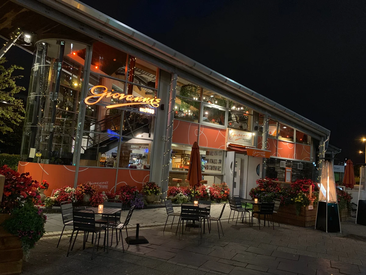 Giovanni's In The Bay
