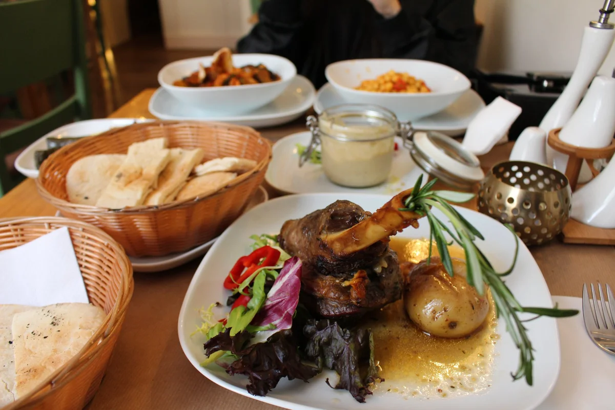 Jars Meze