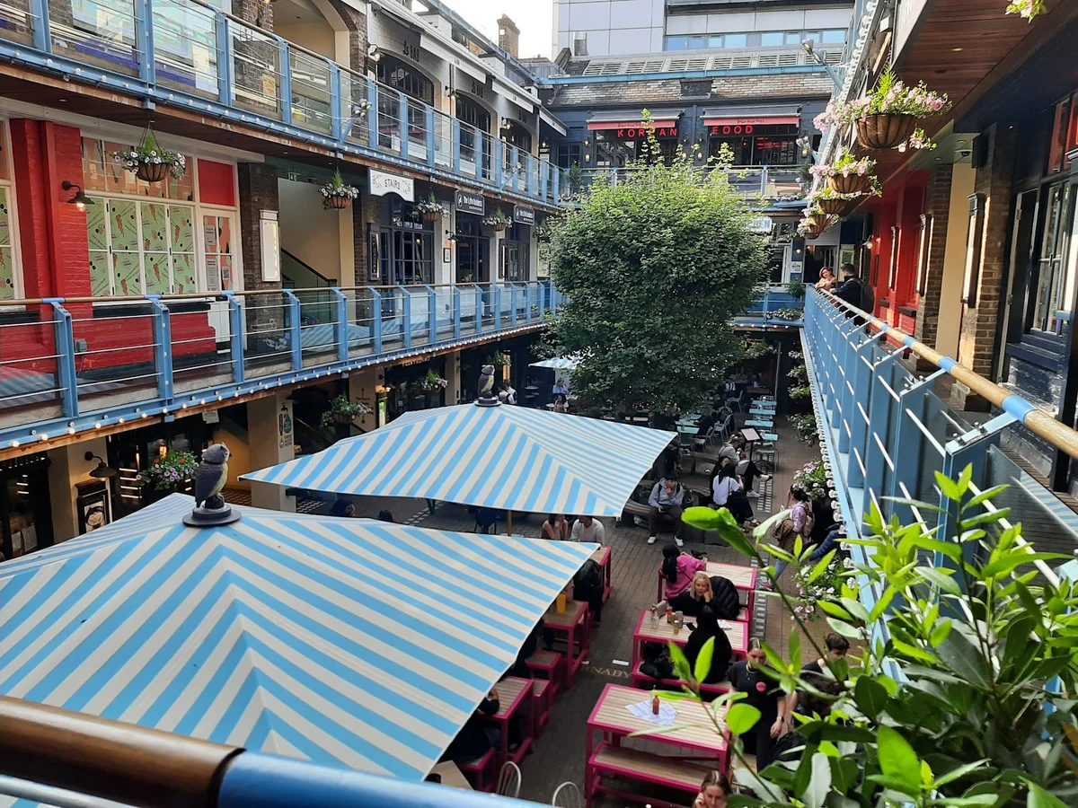 Kingly Court