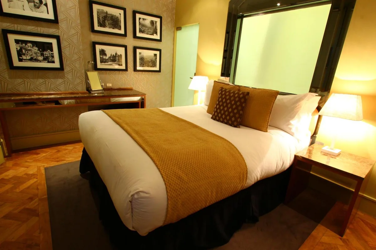 Le Monde Hotel