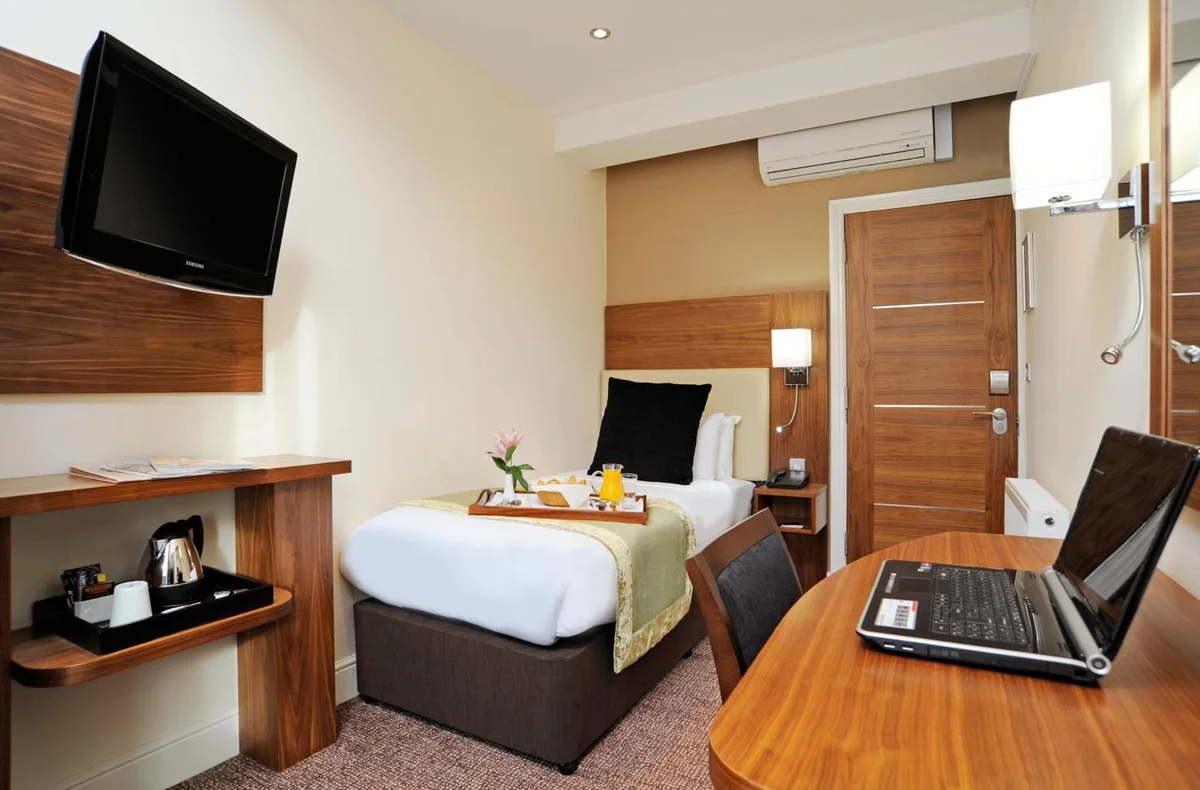 London Bloomsbury Square Hotel By IHG
