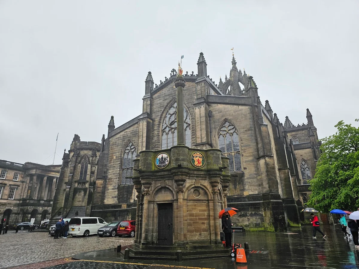 Mercat Cross