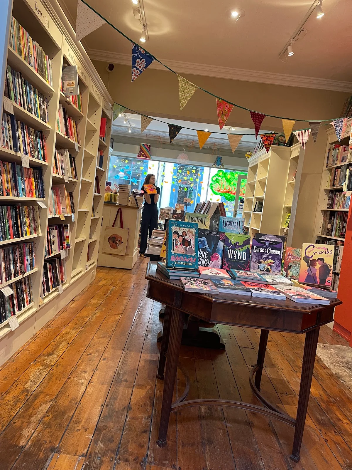 Mr B's Emporium of Reading Delights