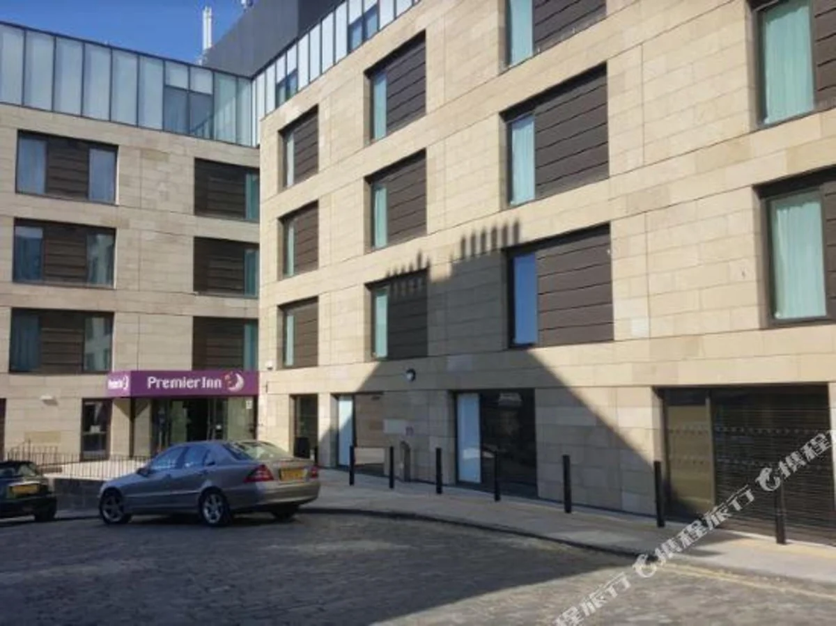 Premier Inn Edinburgh City Centre (Princes Street) hotel