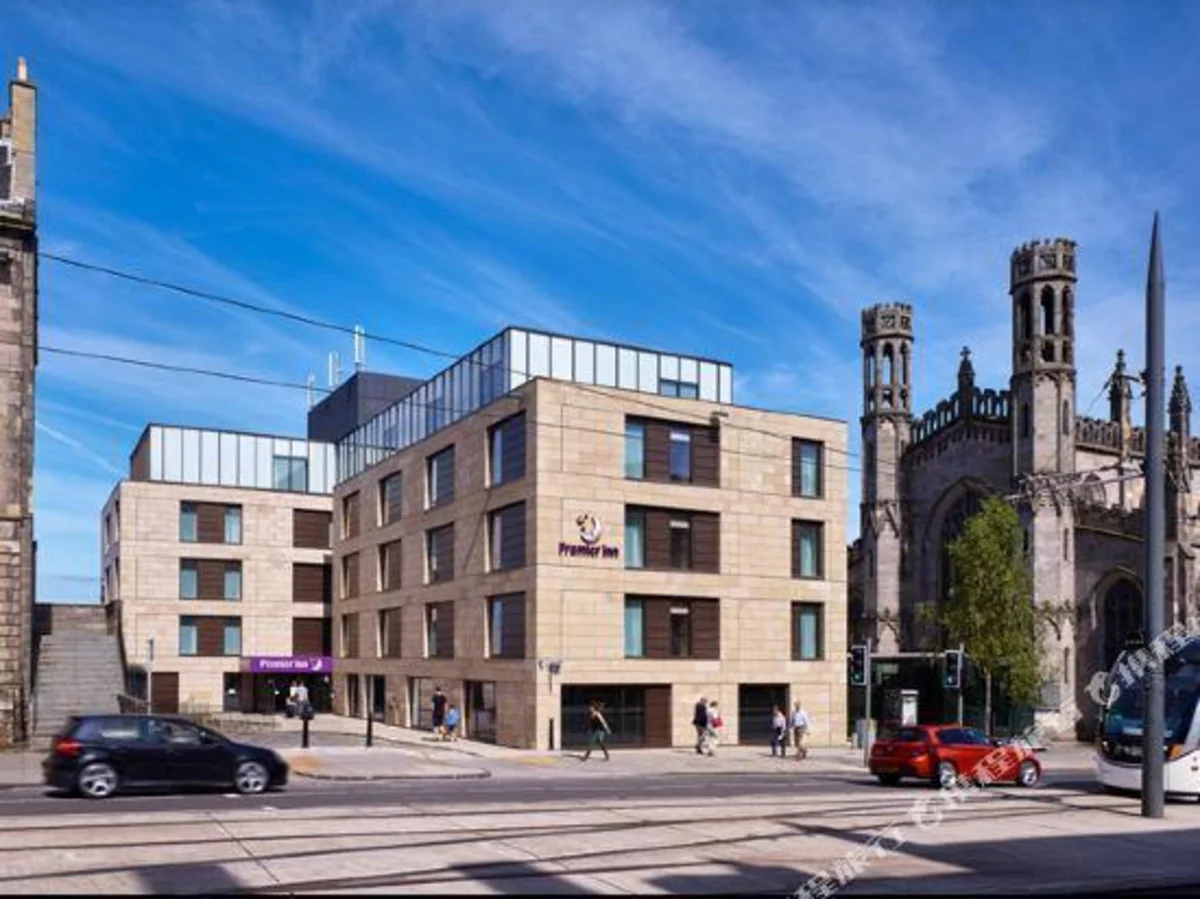 Premier Inn Edinburgh City Centre (Princes Street) hotel