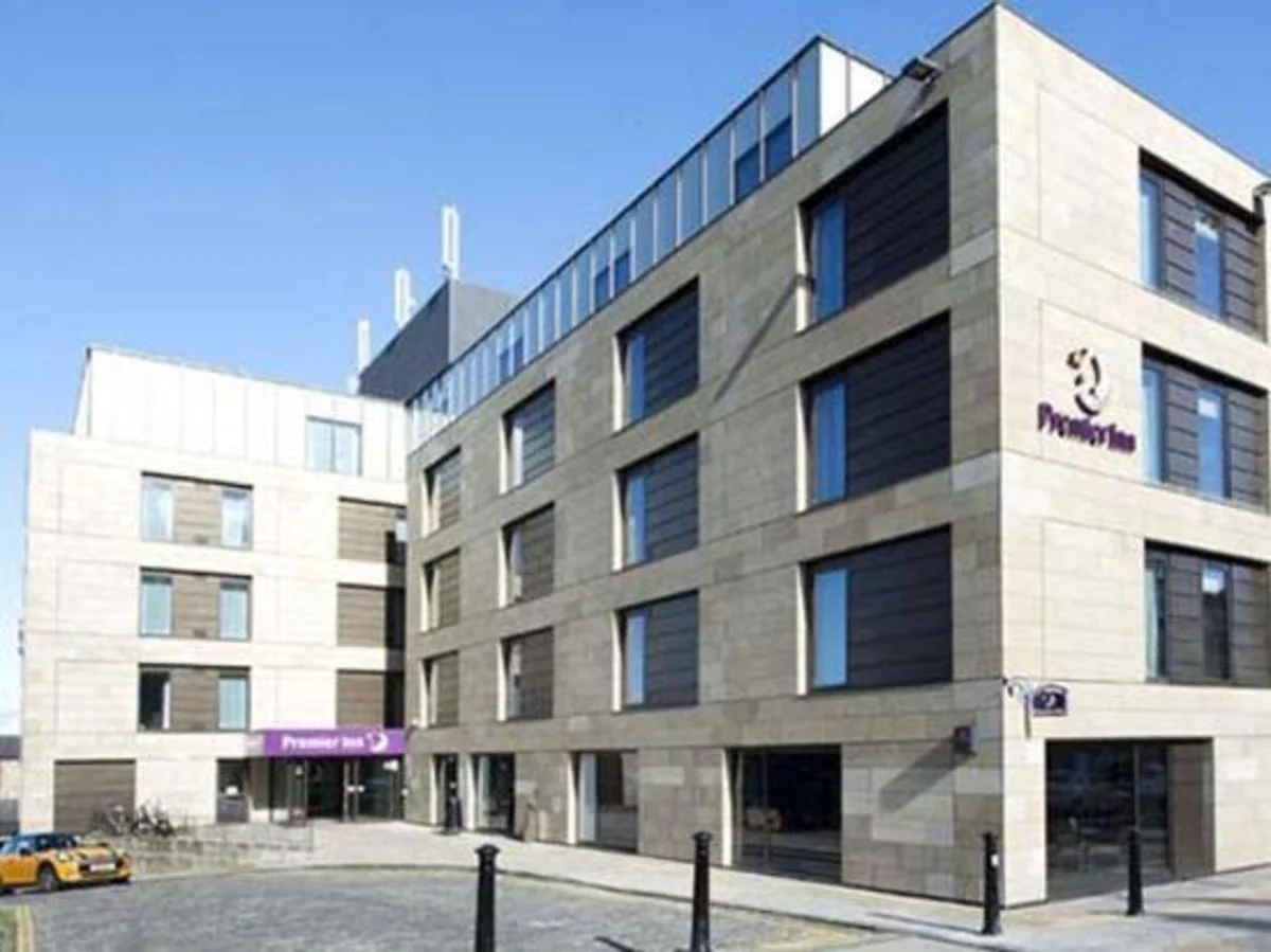 Premier Inn Edinburgh City Centre (Princes Street) hotel