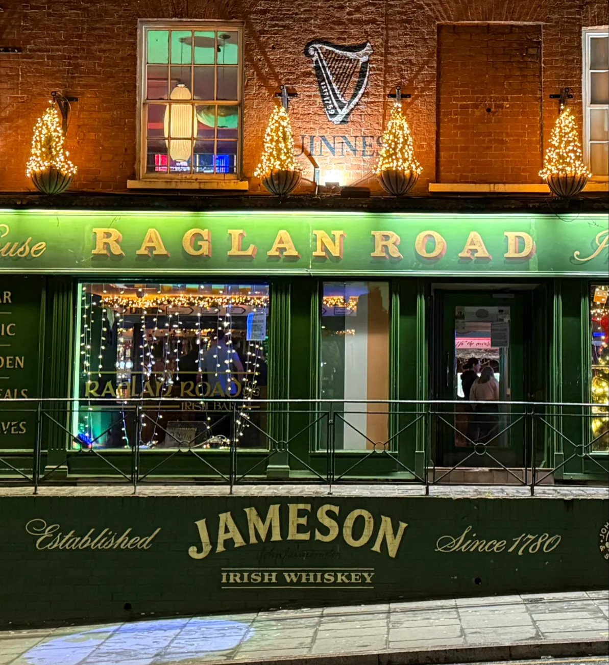 Raglan Road Irish Bar