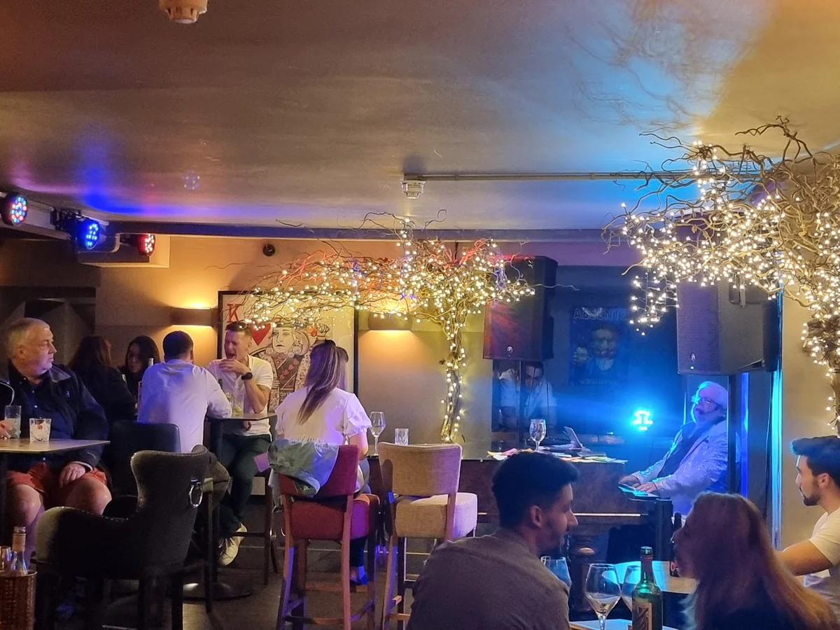 Sandy's Piano Bar