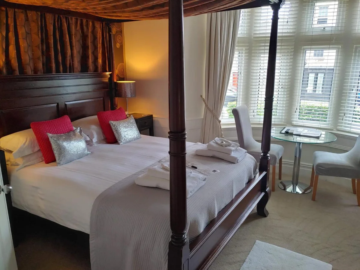 The Bath House Boutique B&B - IN-ROOM Breakfast - FREE parking