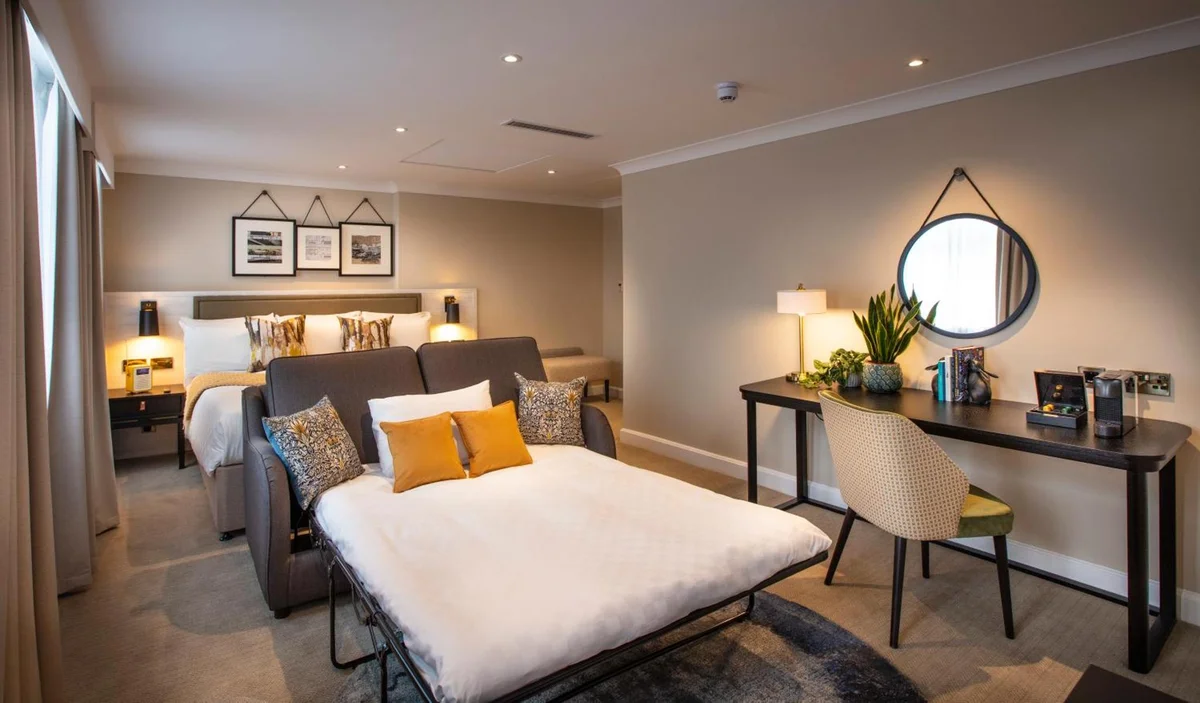 The Clermont London, Victoria