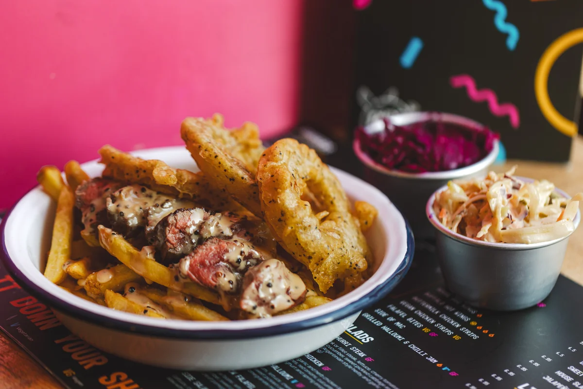 The Pig's Wings - Restaurant and Cocktail Bar