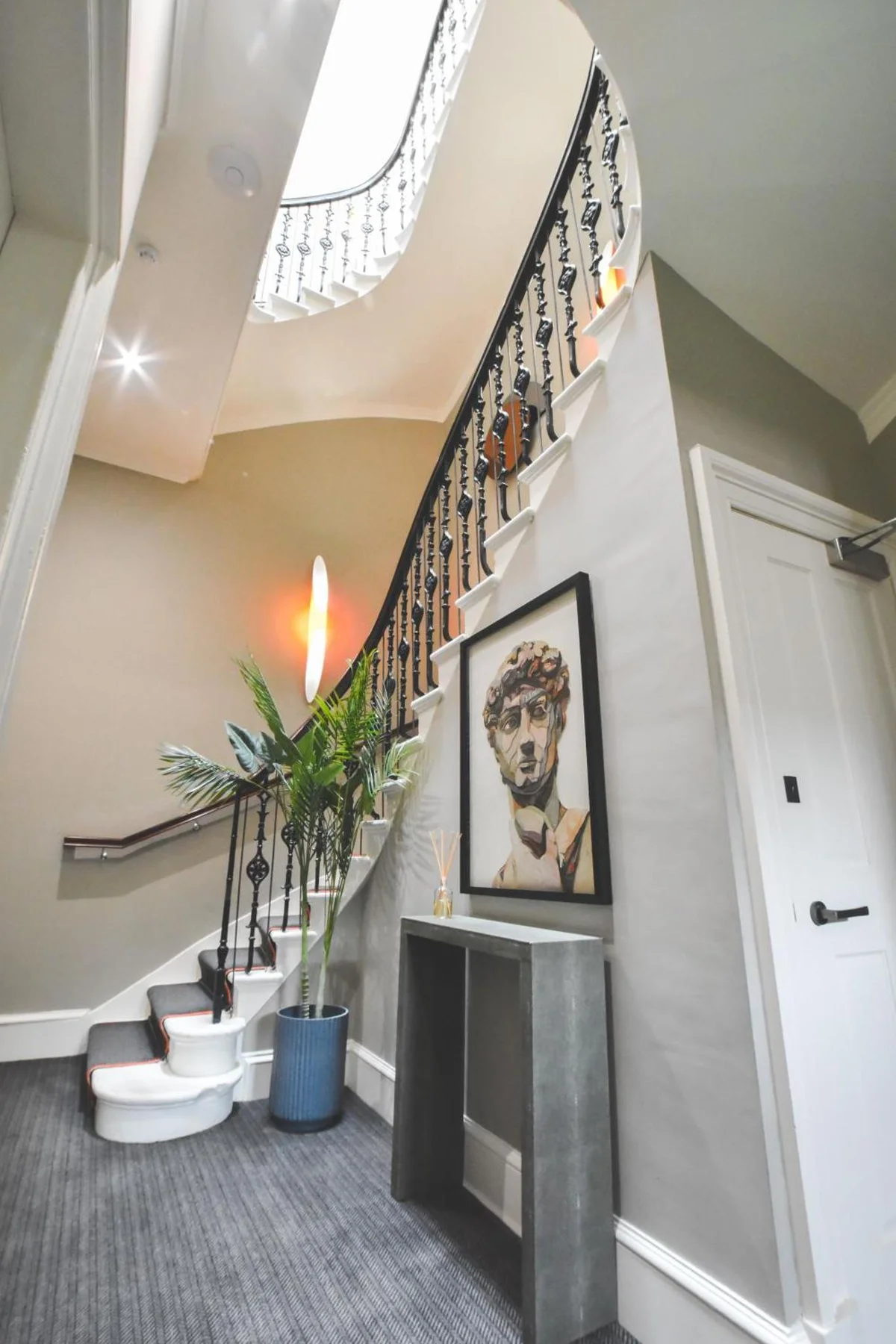 The Rutland Hotel & Apartments